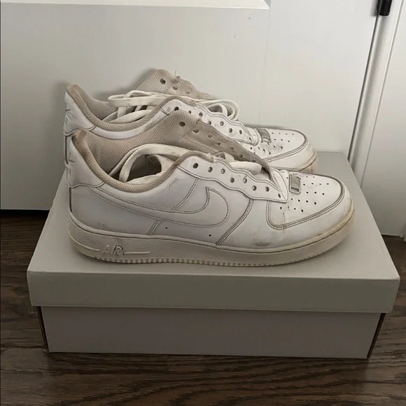 Nike White Air Force One - Picture 3 of 4